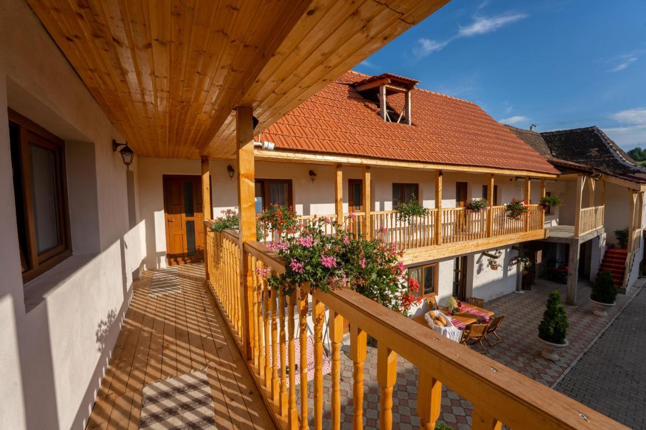 Casa Brutarului * Crit