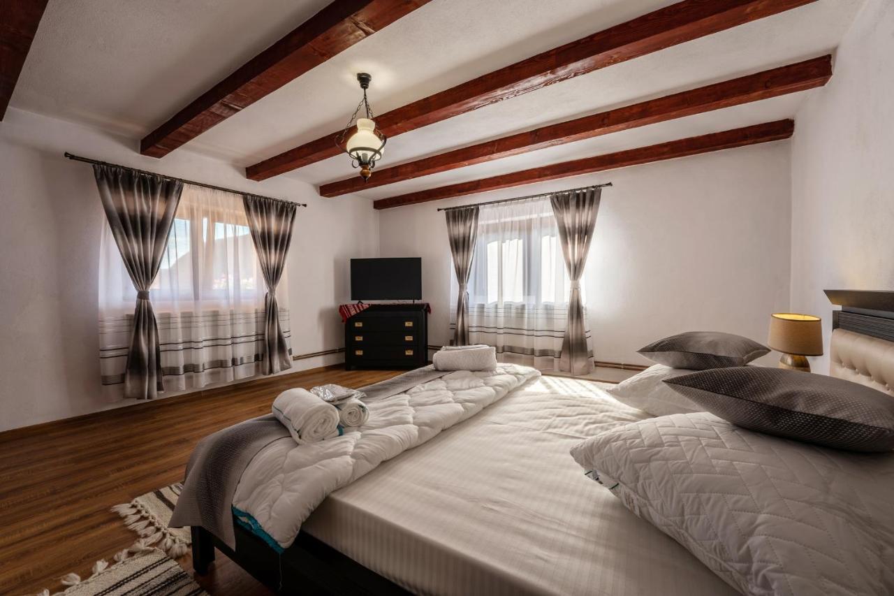 Casa Brutarului * Crit